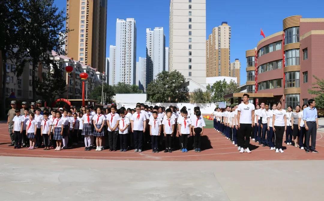 新学期新梦想新学期,新开始,新梦想,阳光未来国际小学本着"服务至上"